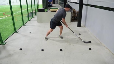 Basic Stickhandling - Backhand Side Lateral - With Reach