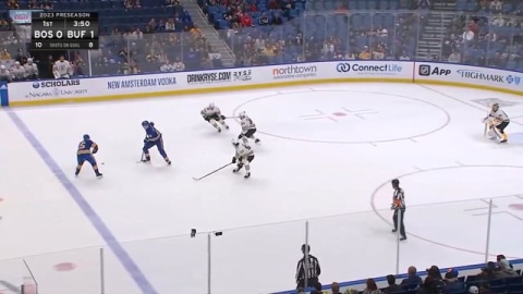 Creating space on a 2 on 2 rush with a switch and a delay by Sabres